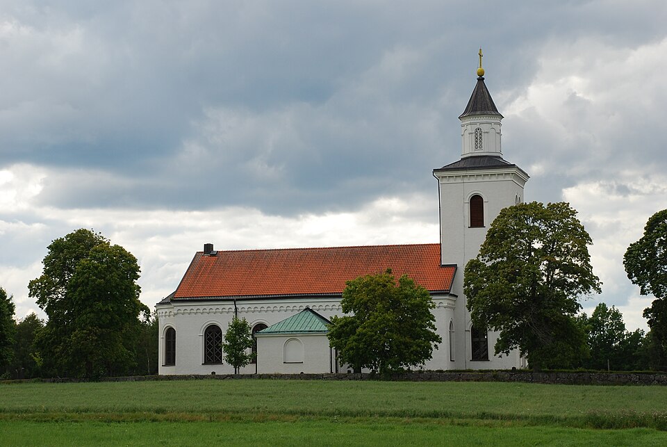 Drev-Hornaryd ChurchThe church common to Trains and Hornaryd congregations and erected in 1866-67. The drawings are made by the architect Theodor Anckarsvärd, Vaxjo. All Saints' Day in 1868 the church