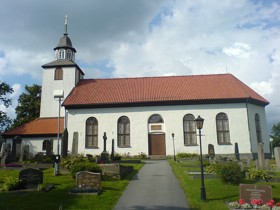 Norums kyrka från söder.