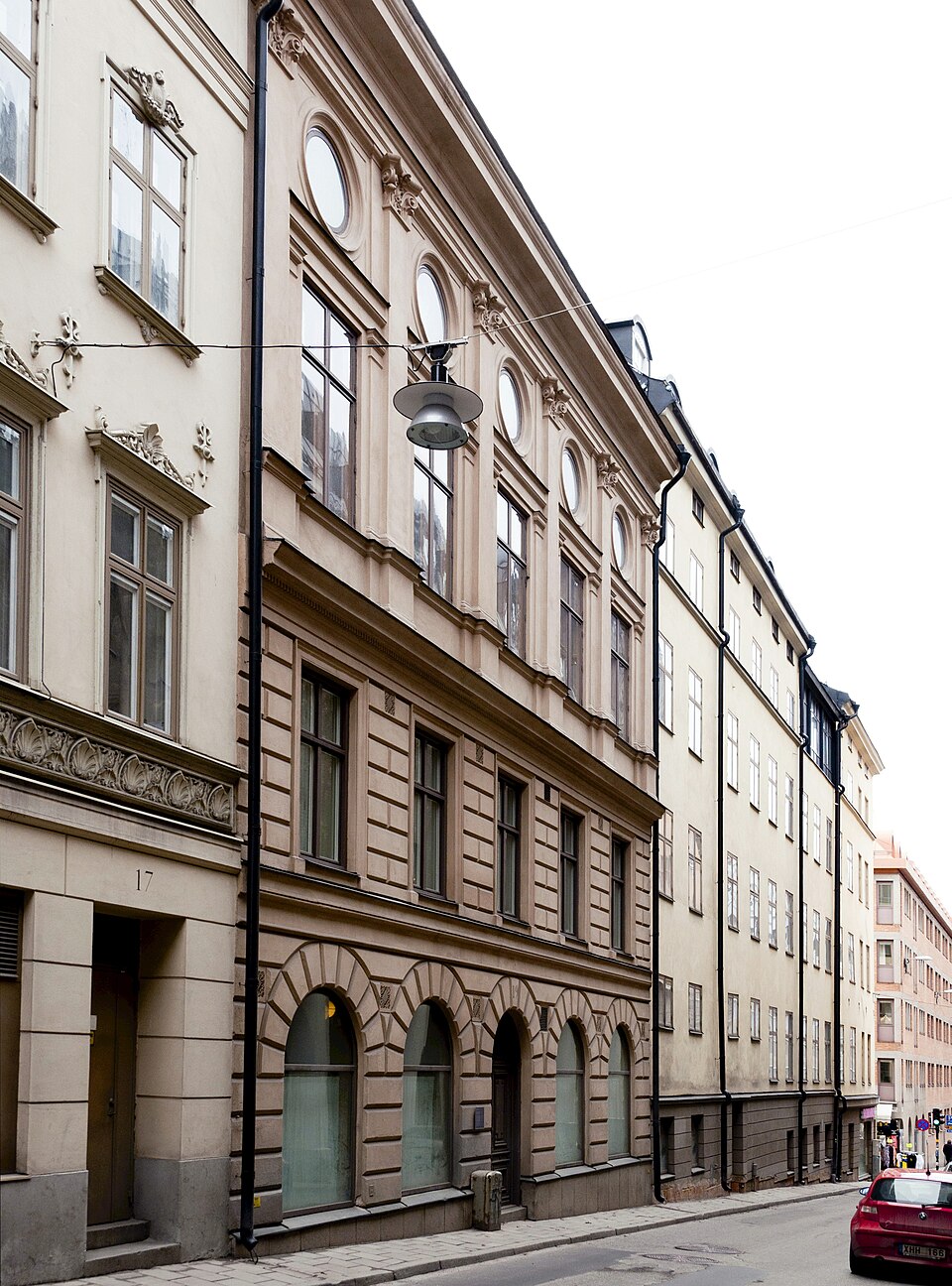 Jakobsgatan 19, kv. Johannes Större 7. Okänt byggnadsår. Fasadutformning från 1878 (bakgrunden Kanngjutarmästarens hus]