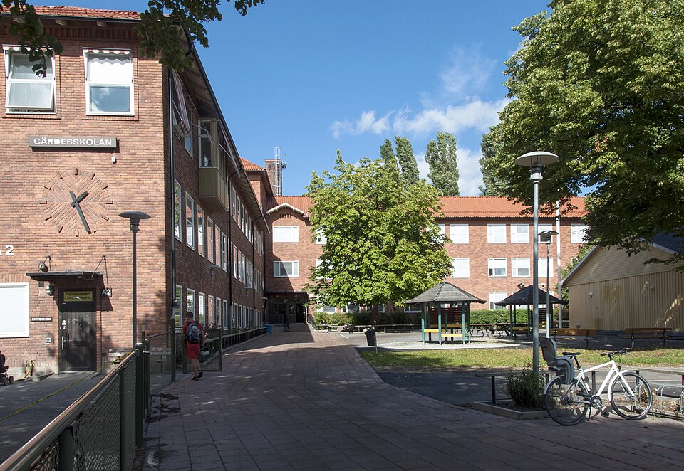 Gärdesskolan, Valhallavägen 175. Byggnadsår 1944-45. Arkitekt Paul Heqdvist.