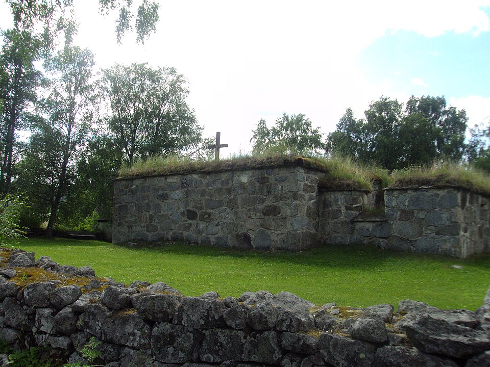 Bjärtrå gamla kyrka i Nässom