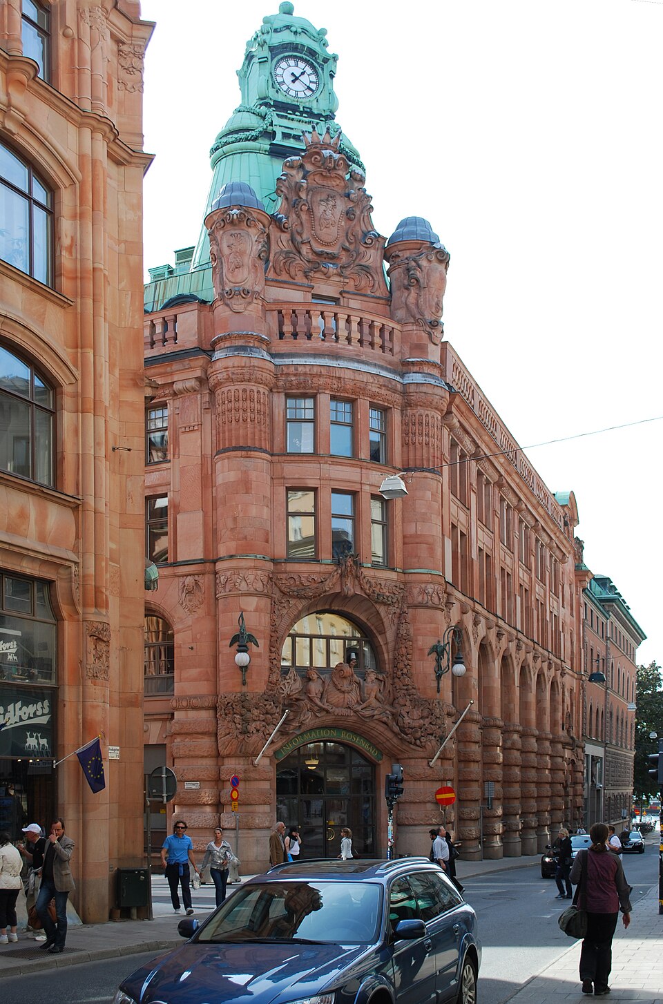 Skånebanken i hörnet Drottninggatan 5, Fredsgatan 7 i Stockholm. This is a photo of a protected building in Sweden, number 21400000690623 in the RAÄ buildings database.
