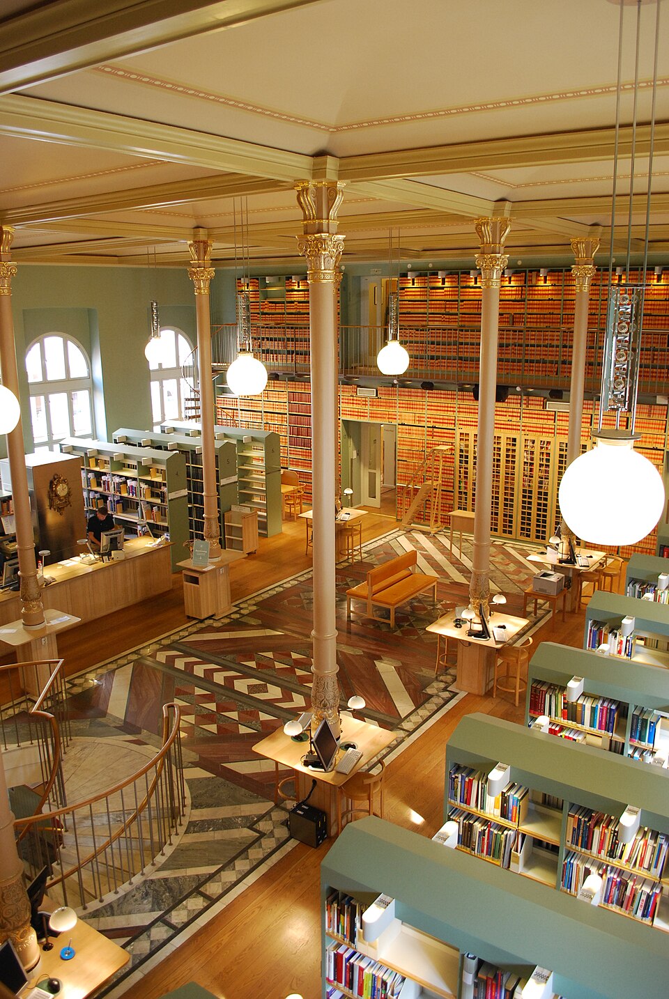 Riksdagsbiblioteket pa Storkyrkobrinken 7, Stockholm