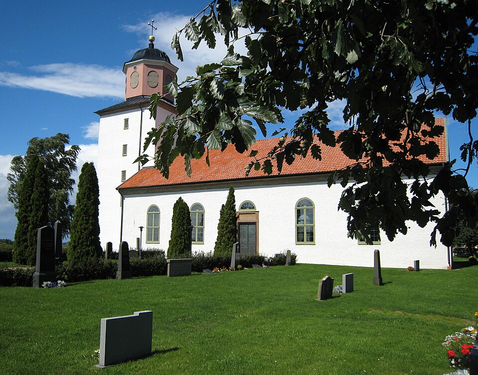 Stenåsa Church. Architect Samuel Enander at Later made up the drawings to the Stenåsa Church in the empire style. The Foundation took place in 1830 on the medieval church's site. Work completed in 183