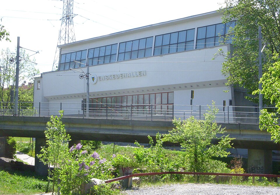 Enskedehallen i Årsta, fasad mot ost