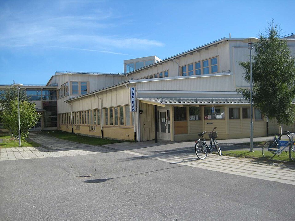 Entrén till Nordmalings bibliotek