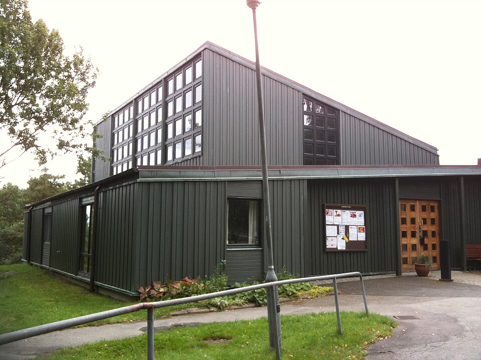 Kaverös kyrka, Göteborg. Entré.