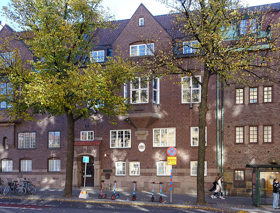 Tofslärkan 6, Odengatan 5. Byggnadsår 1912-14, arkitekt Folke Zettervall, byggherre och byggmästare R Edblom
