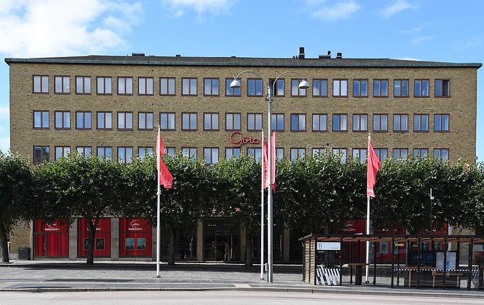 Götapalatset vid Götaplatsen 9 i stadsdelen Lorensberg i Göteborg. I byggnaden är biografen Göta inrymd.