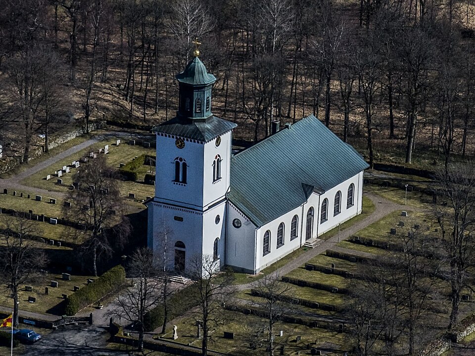 The Åsenhöga church from the air