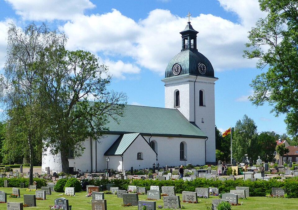 ÅsedaChurch.The oldest part of the present Church are the sacristy, built in the 12th century. The nave was built in the late 15th century or early 16th century. During the 17th century, the church un