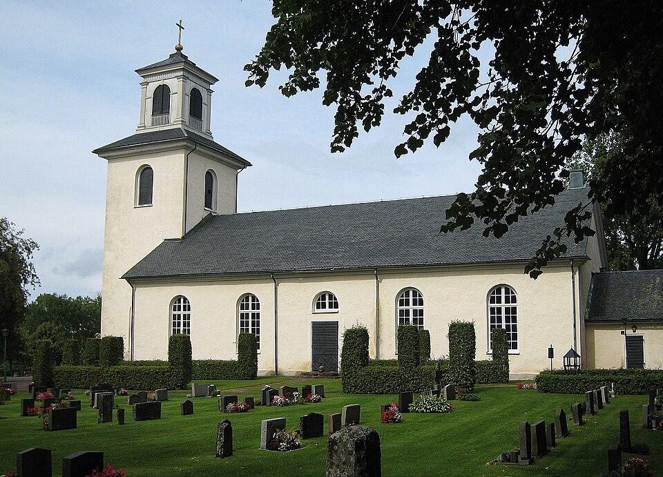 Södra Sandsjö Church.The church building was built in 1836-1837 in empire style by architect Samuel Enander. The Church was consecrated by Bishop Esaias Tegnér 9 september 1838.