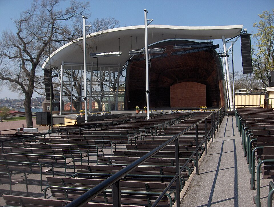 Scene Solliden at Skansen in Stockholm. Photographed by me in spring 2008.