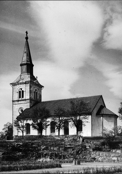 Notera Av dokumentationsskäl har originalbeskrivningen från Riksantikvarieämbetet behållits. Tillrättalägganden och alternativa beskrivningar bör införas separat från nedanstående information.Felaktig