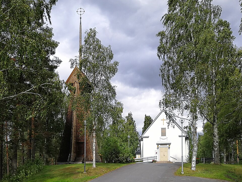 Gunnarsbyns kyrka är en kyrkobyggnad som tillhör Gunnarsbyns församling i Luleå stift. Den ligger i tätorten Gunnarsbyn i Bodens kommun, cirka 35 km norr om centralorten Boden. Foto taget augusti 2017