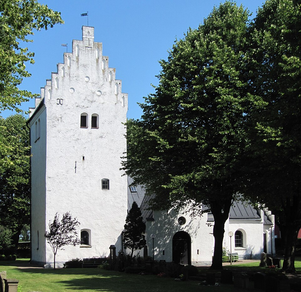 Nymö kyrka från söder