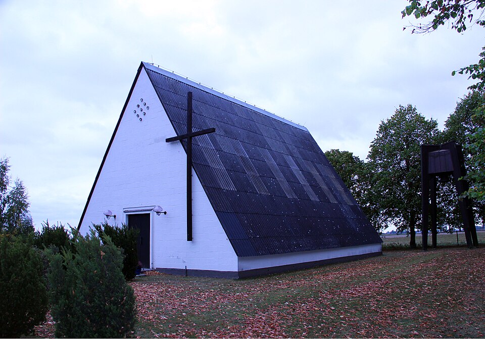 Hällums kyrka (Stora Halla 1:11)