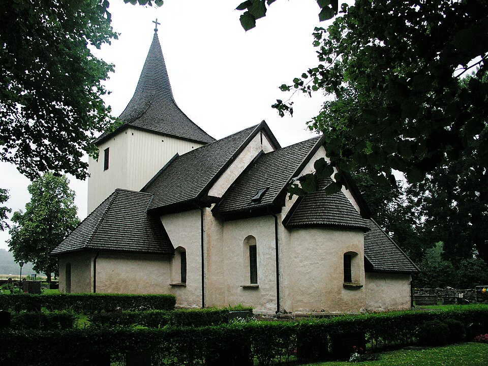 Väversunda kyrka / Väversunda church. The picture was taken by Håkan Svensson (Xauxa) the 30th of July 2005.