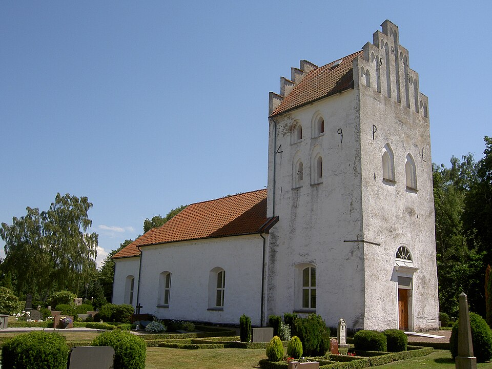 Farhults kyrka från nordväst