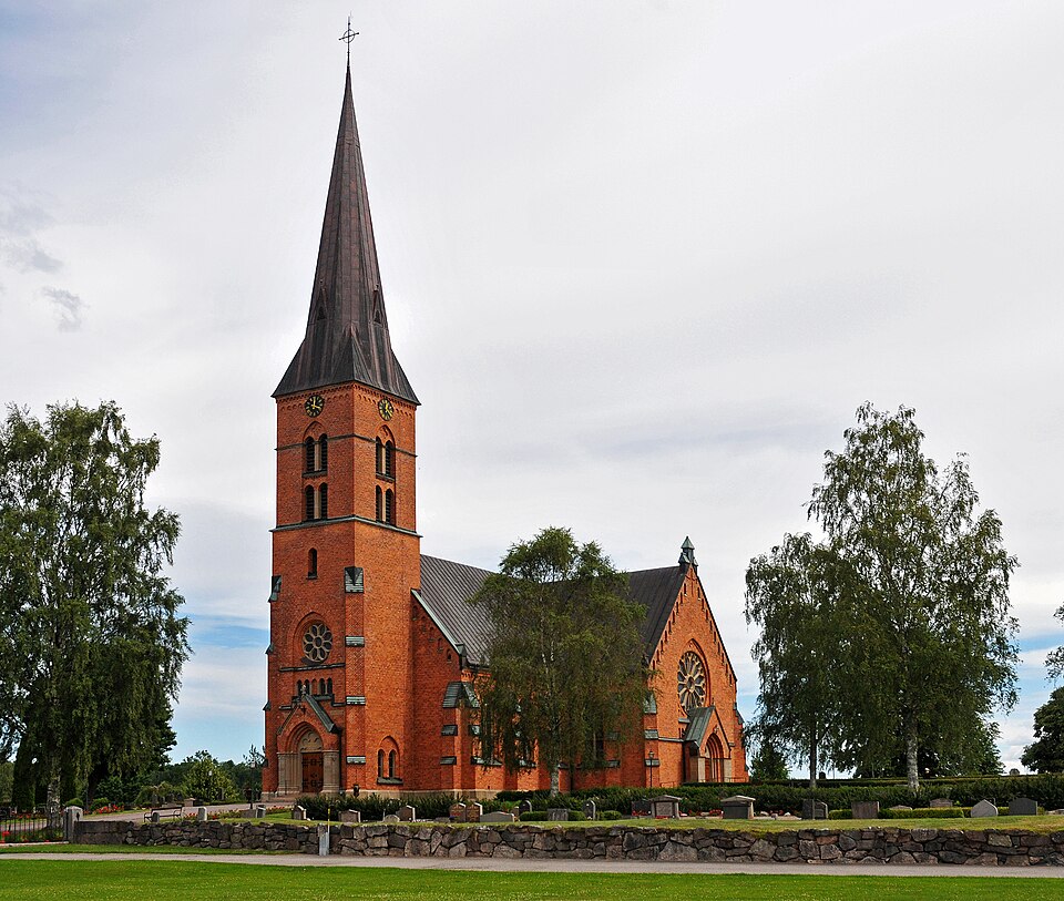 Hällestads kyrka i Finspångs församling i Linköpings stift.