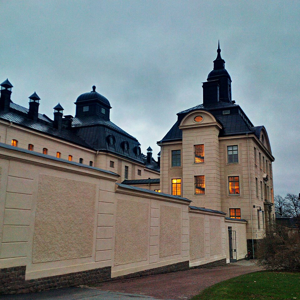 Central Prison in east Gothenburg in use from 1907 to 1997. It has architecturally resemblance to the American prisons San Quentin and Alcatraz.