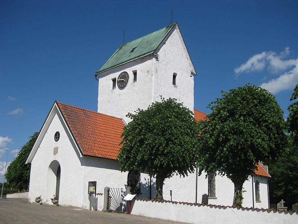 Maglehems kyrka från söder