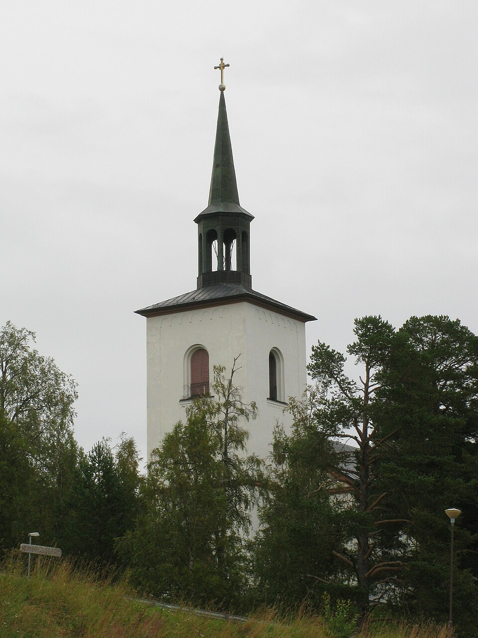 Undersåkers kyrka sedd från E14.