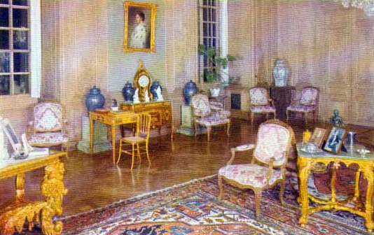 Postcard: Queen Victoria's story - Salon