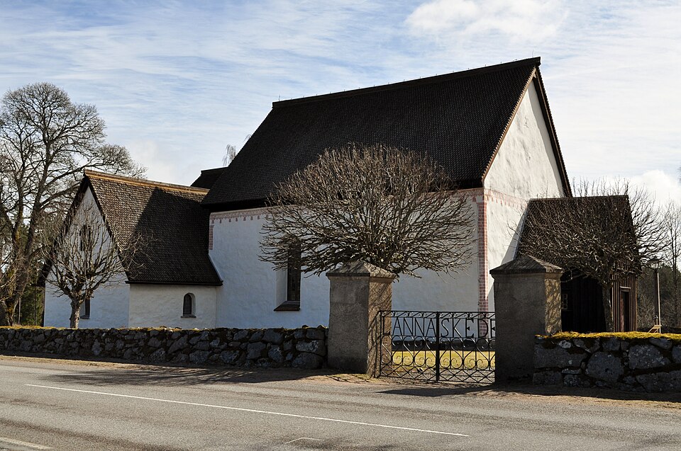 Lannaskede old church