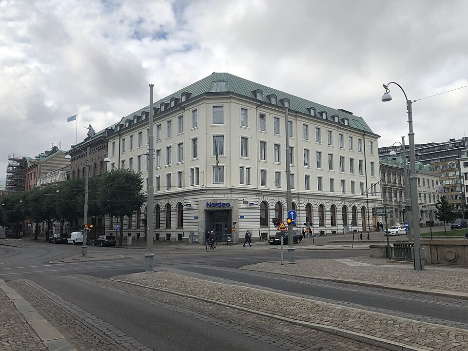 Fastigheten på Västra Hamngatan 1, inom kvarteret Alströmer 8.