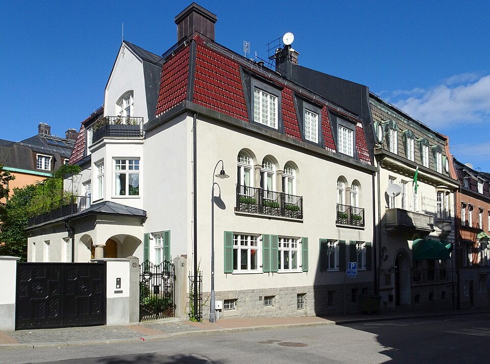 Trädlärkan 9, Sköldungagatan 3. Nybyggnad Upphovsman Ax. Lagrelius (Byggherre) P. D. Larsson (Byggmästare) Thor Thorén (Arkitekt)