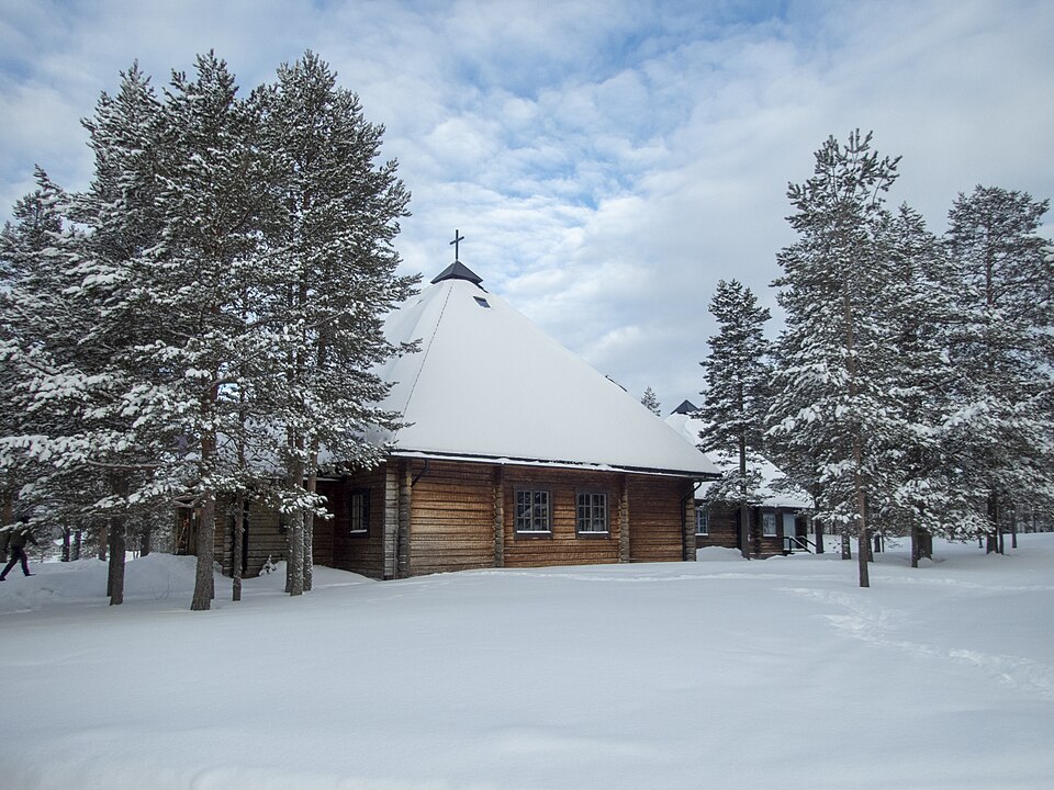 Tandådalens fjällkyrka, invigd 1985. Arkitekt var Roland Hedenström, Täby i samarbete med arkitekt Bo Grefberg.