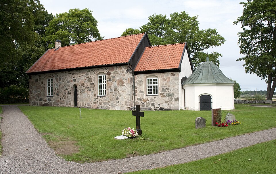 Nykyrka kyrka i Nyköpings kommun.