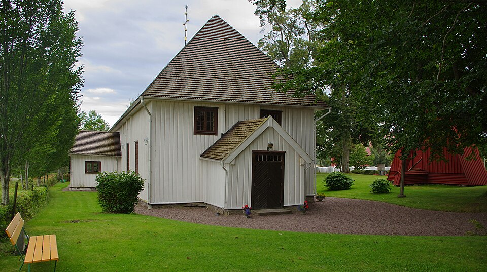 Mofalla kyrka (swedish:Mofalla church) in Västergötland and Hjo municipality in Västragötaland county, Sverige.