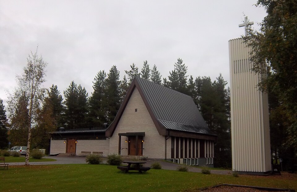 Vidsels kyrka en mulen eftermiddag i september