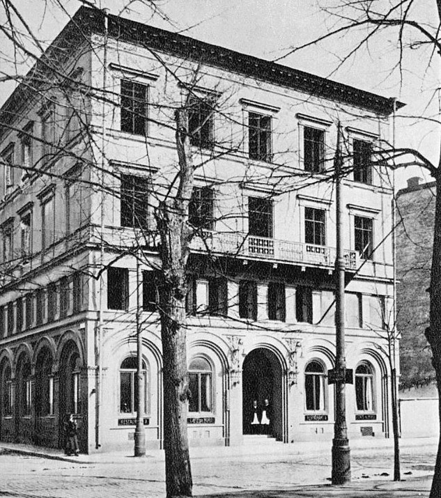 du Nord, april 1911 på Kungsträdgårdsgatan strax innan rivningen