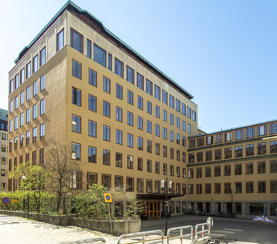 Saturnus 18, Hornsgatan 13 - 19, Ragvaldsgatan 5- 7 Stockholm. Nybyggnadsår 1961-62 Artur von Schmalensee (Arkitekt) Svenska Stadsförbundet (Byggherre) Svenska Vägaktiebolaget (Byggmästare) This is a 