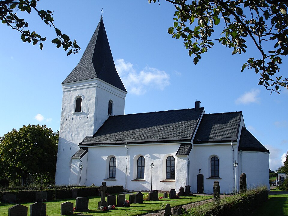 Holms kyrka utanför Halmstad en septemberdag 2011.